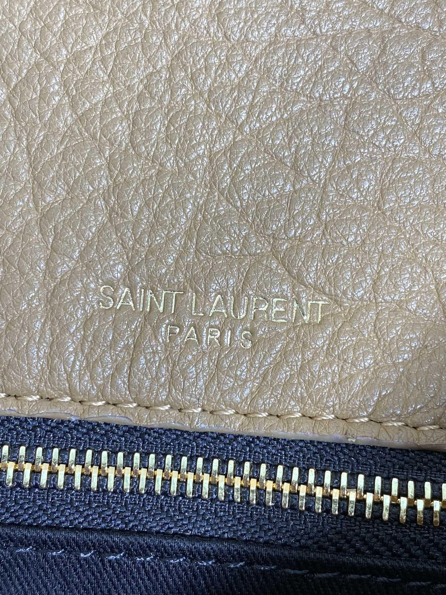 Y51 CASSANDRE large envelope pouch in lambskin 29.5x18x4.5cm