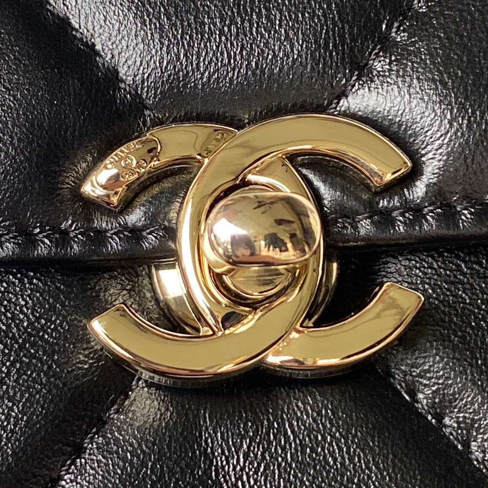 Ch**el 23K WALLET ON CHAIN Handbag 13.5×19×8cm