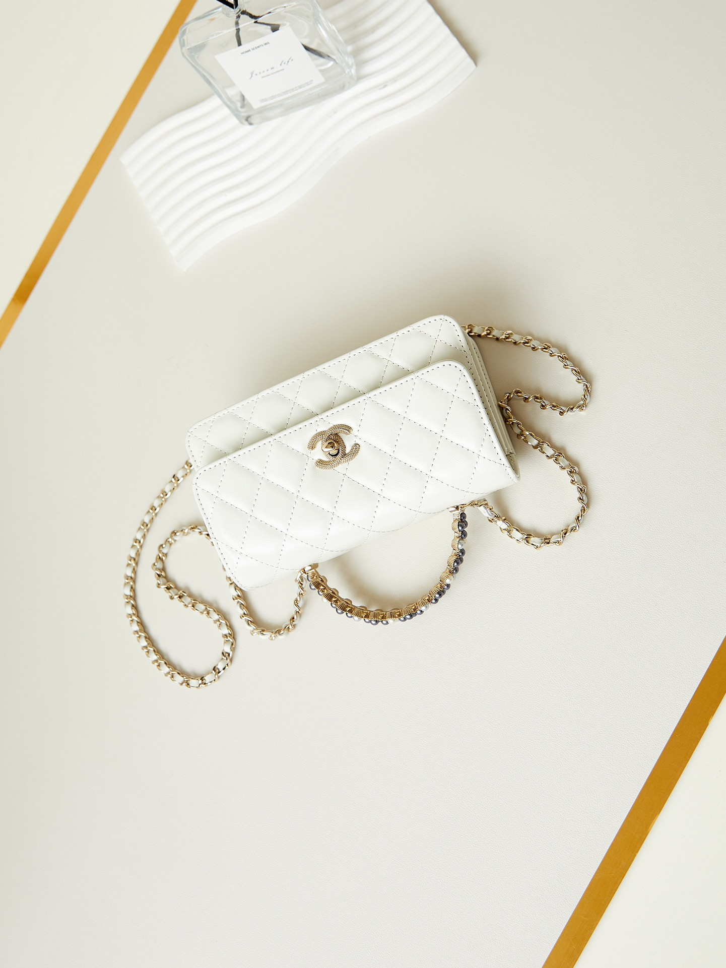 Ch**el 24P woc CLASSIC WALLET ON CHAIN 11x18.5x6cm