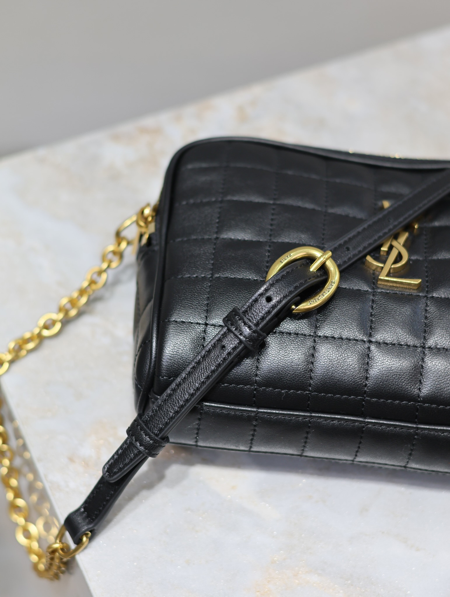 Y51 cassandre matelassé carré camera bag in lambskin 19.5x14x4cm