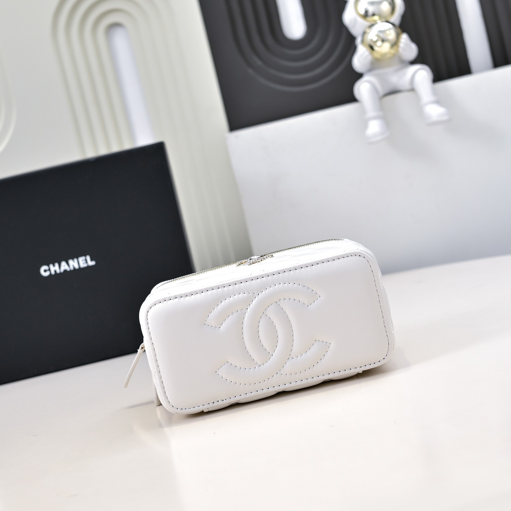Ch**el Clutch With Chain 17cm