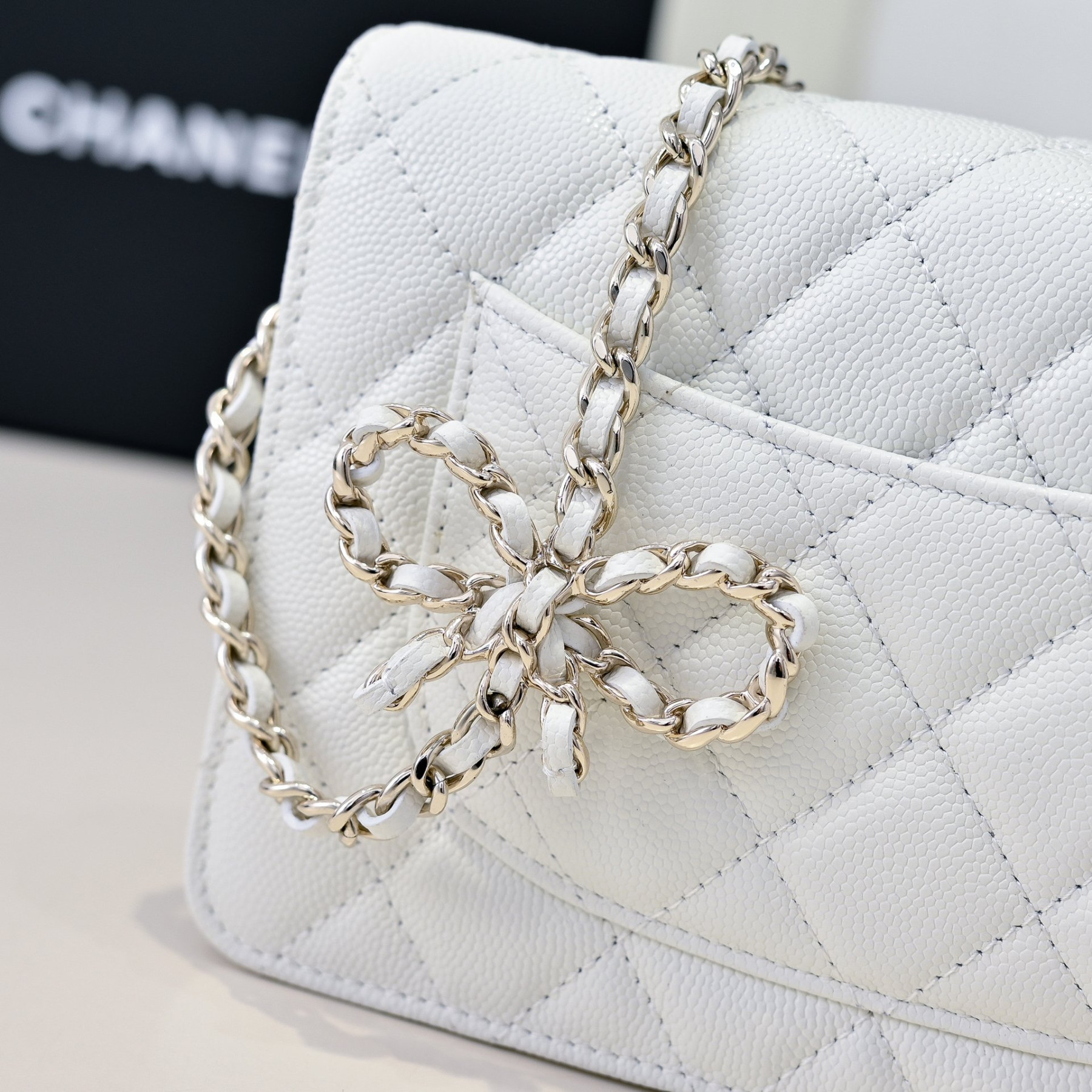 Ch**el WOC CLASSIC WALLET ON CHAIN 12.3x19.2x3.5cm