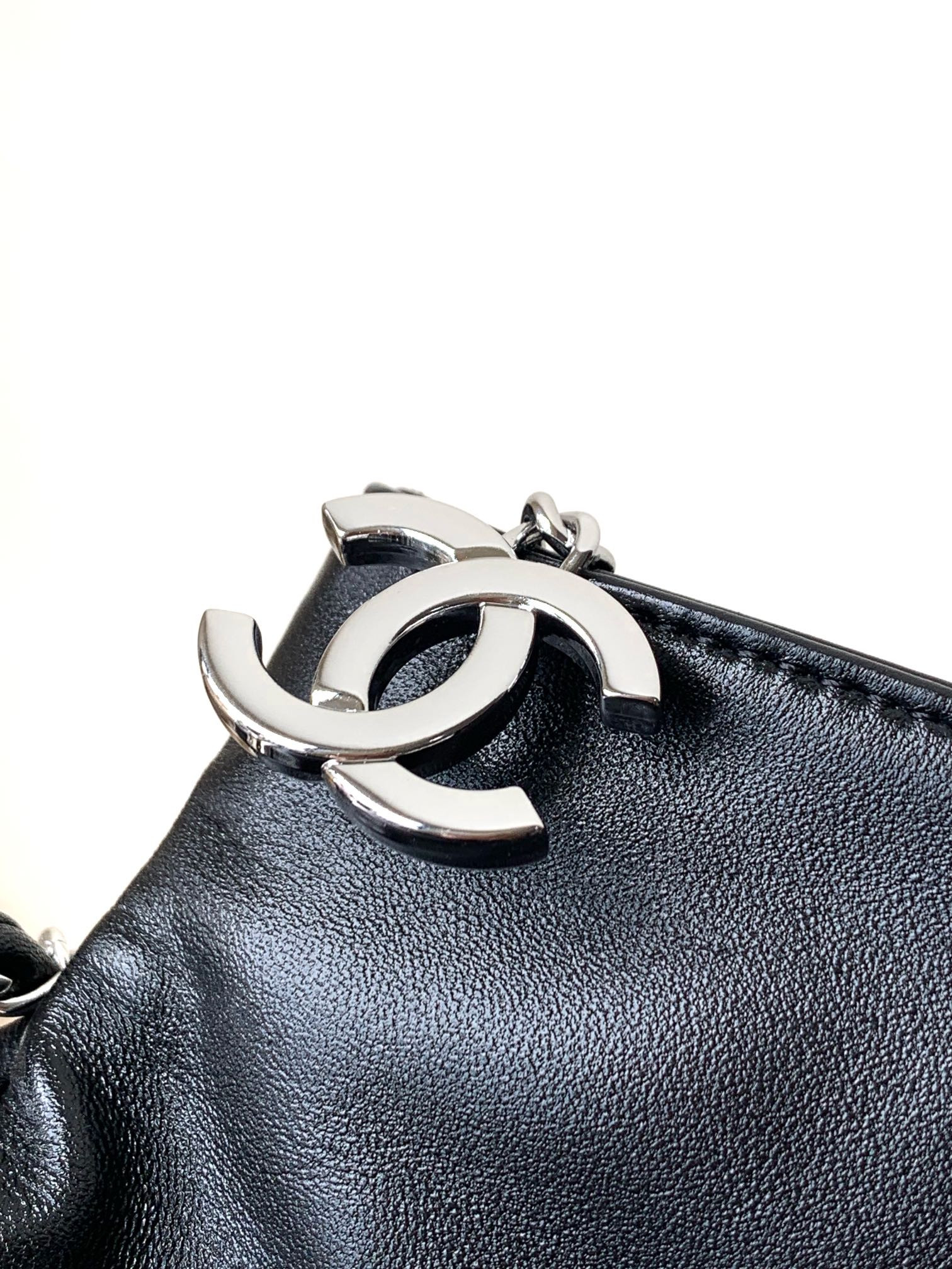 Ch**el OHANEL hobo bag 30x20x12cm