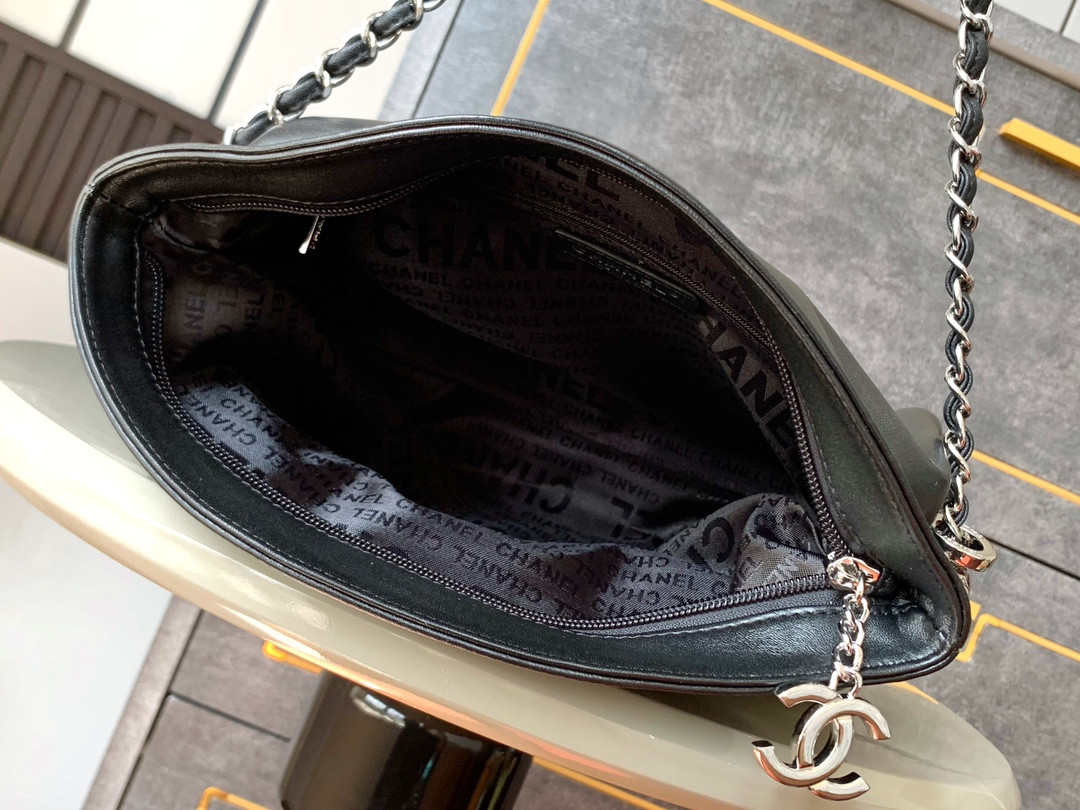 Ch**el OHANEL hobo bag 30x20x12cm