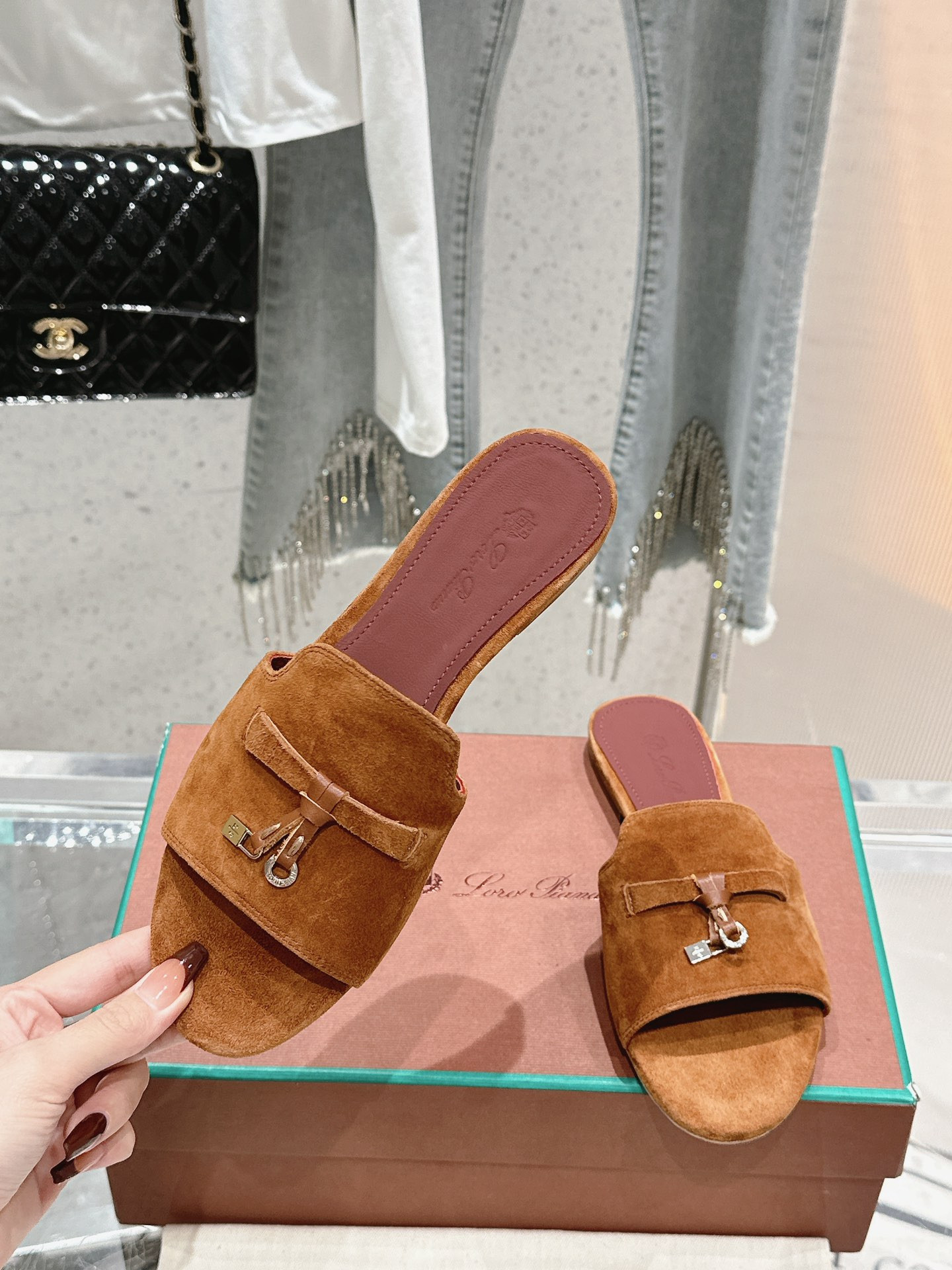 UA L0r0 P1ana Summer Charms Sandal