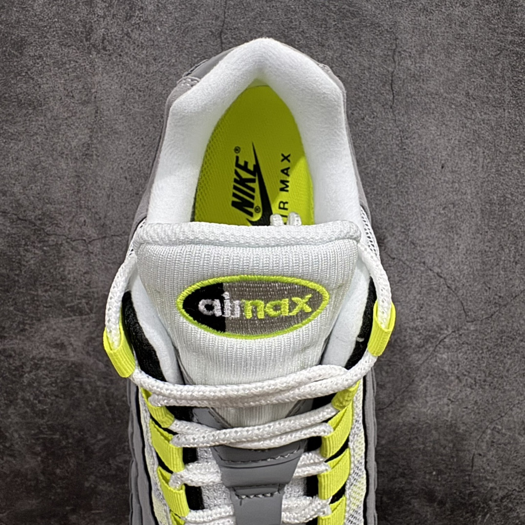 UA NIKE Air Max 95