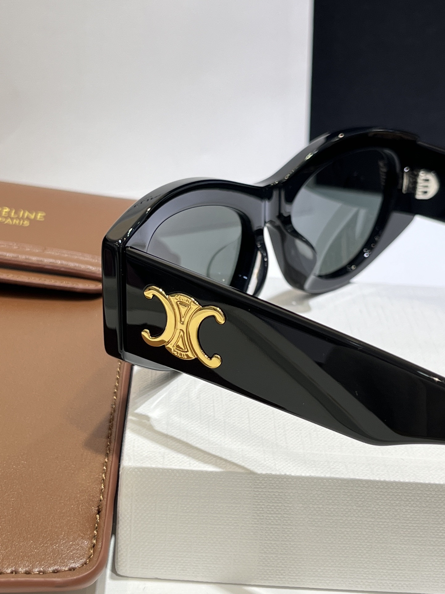 Ce1i*e Glasses CL40308U