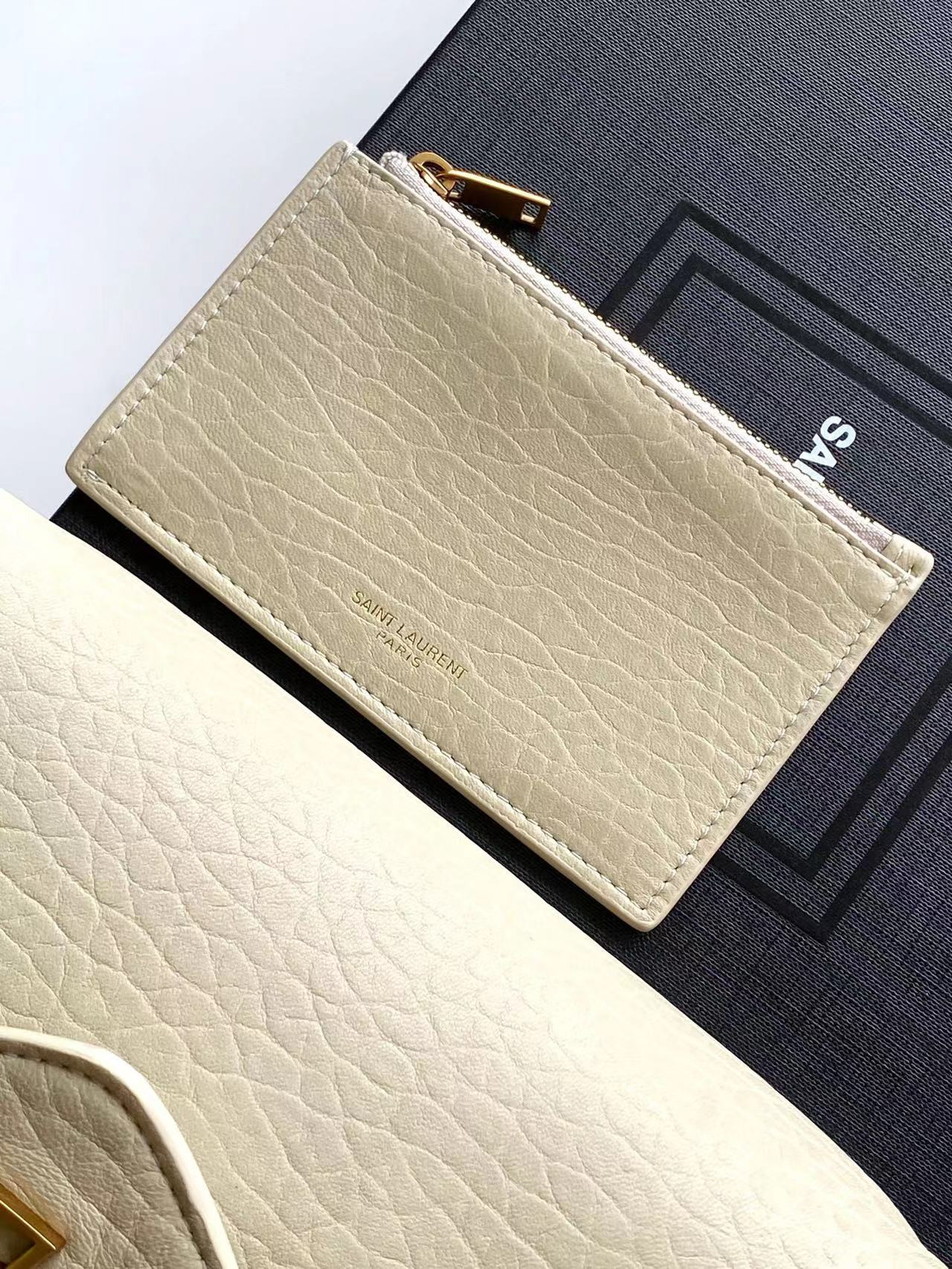 Y51 Cassandra envelope messenger in lambskin 23x16.5x6CM