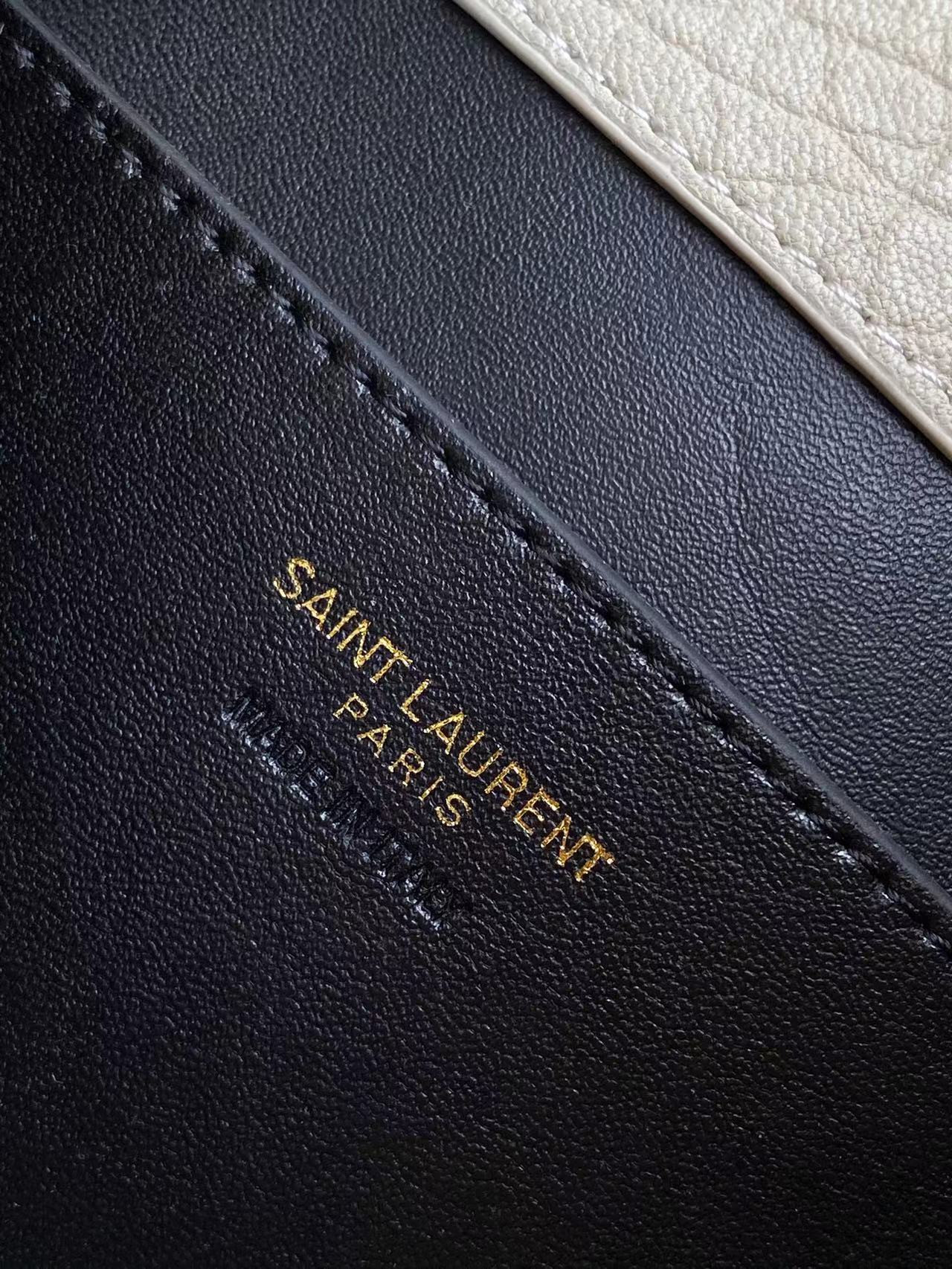 Y51 Cassandra envelope messenger in lambskin 23x16.5x6CM