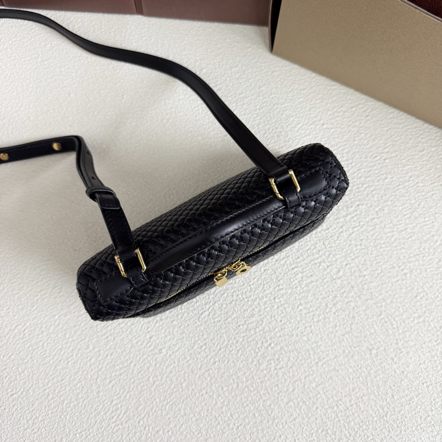 L0r0 P1ana Extra Pocket L19 Lambskin 19x11.5x7cm