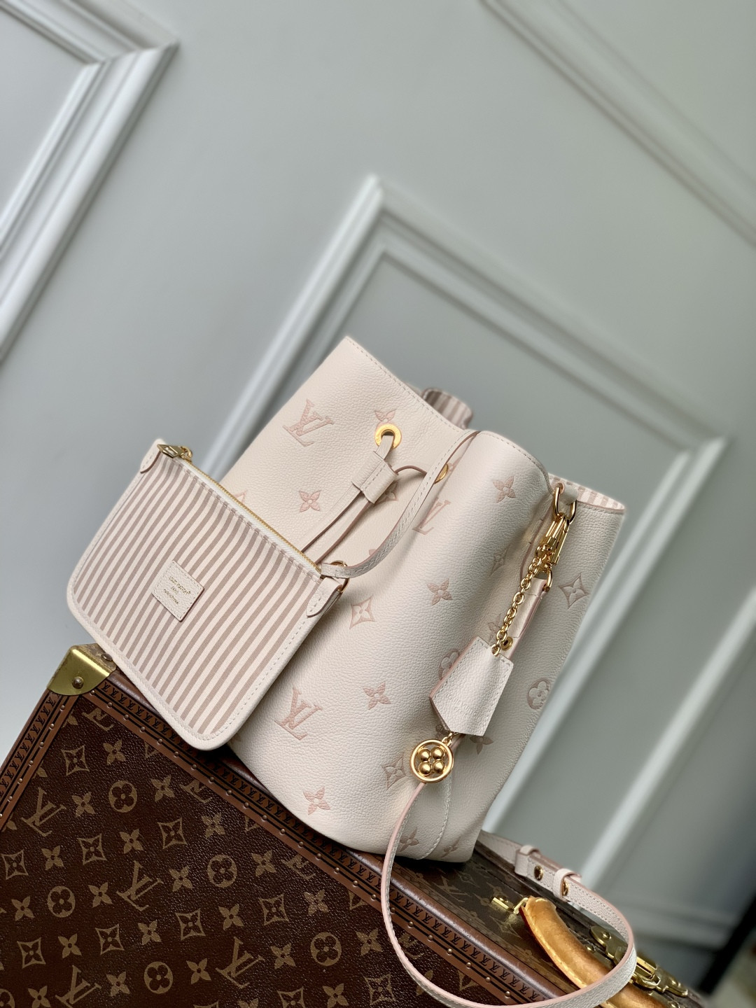 LV NéoNoé MM M14401 26x26x17.5cm