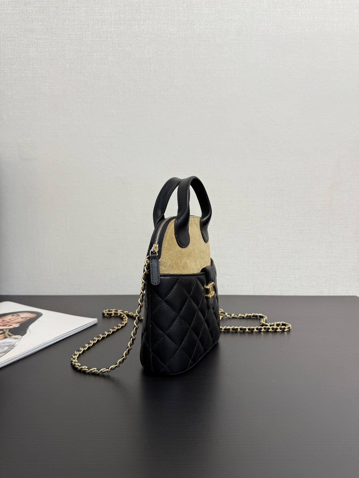 Ch**el Clutch with chain AP4742 18x17x6cm
