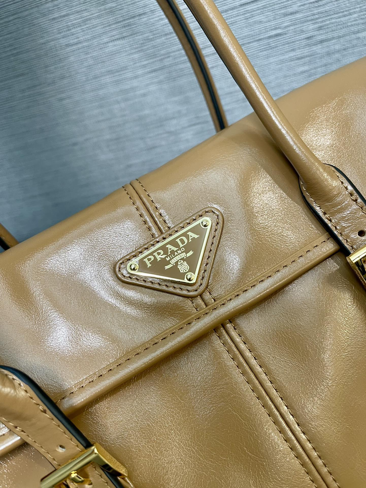 Pra*a Leather Shoulder Bag 31x15x12cm