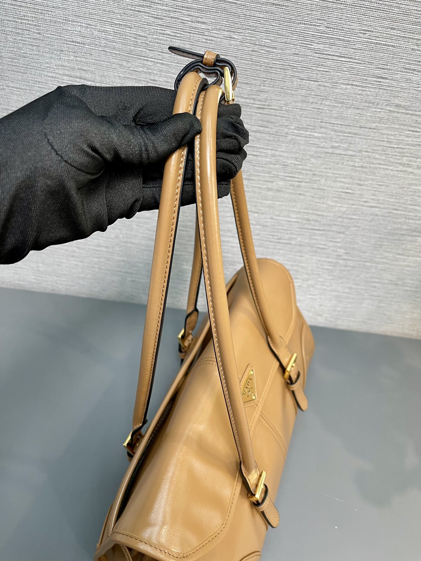 Pra*a Leather Shoulder Bag 31x15x12cm