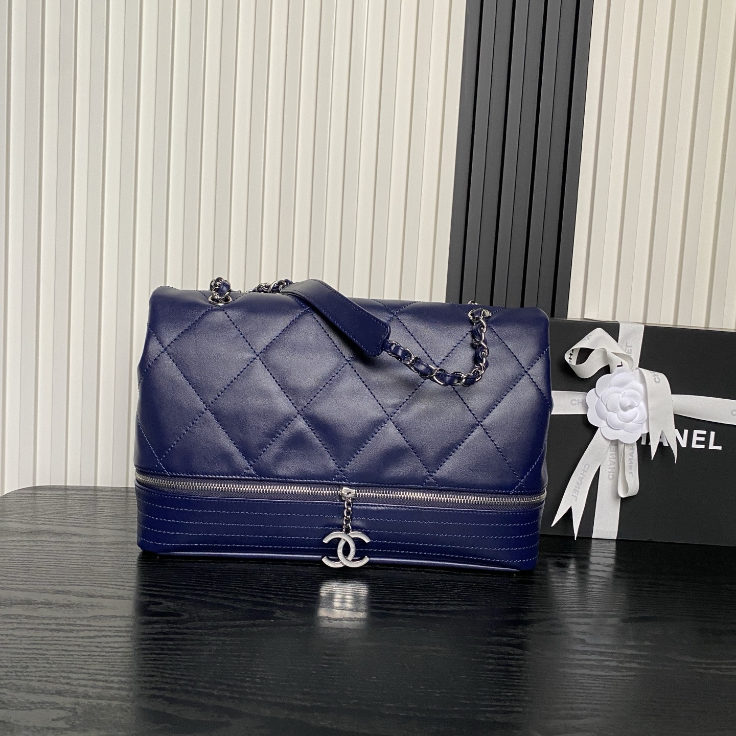 Ch**el Vintage Graffiti Tote Airport Bag 36x24x12cm