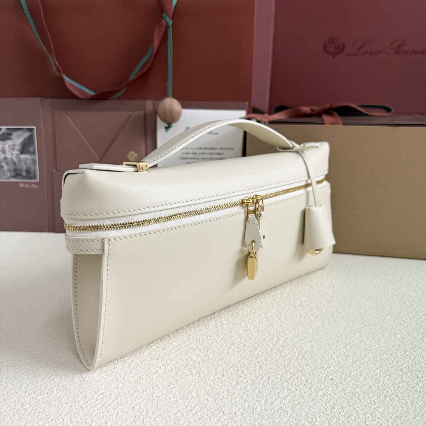 L0r0 P1ana Extra Clutch L29 29x14x3cm