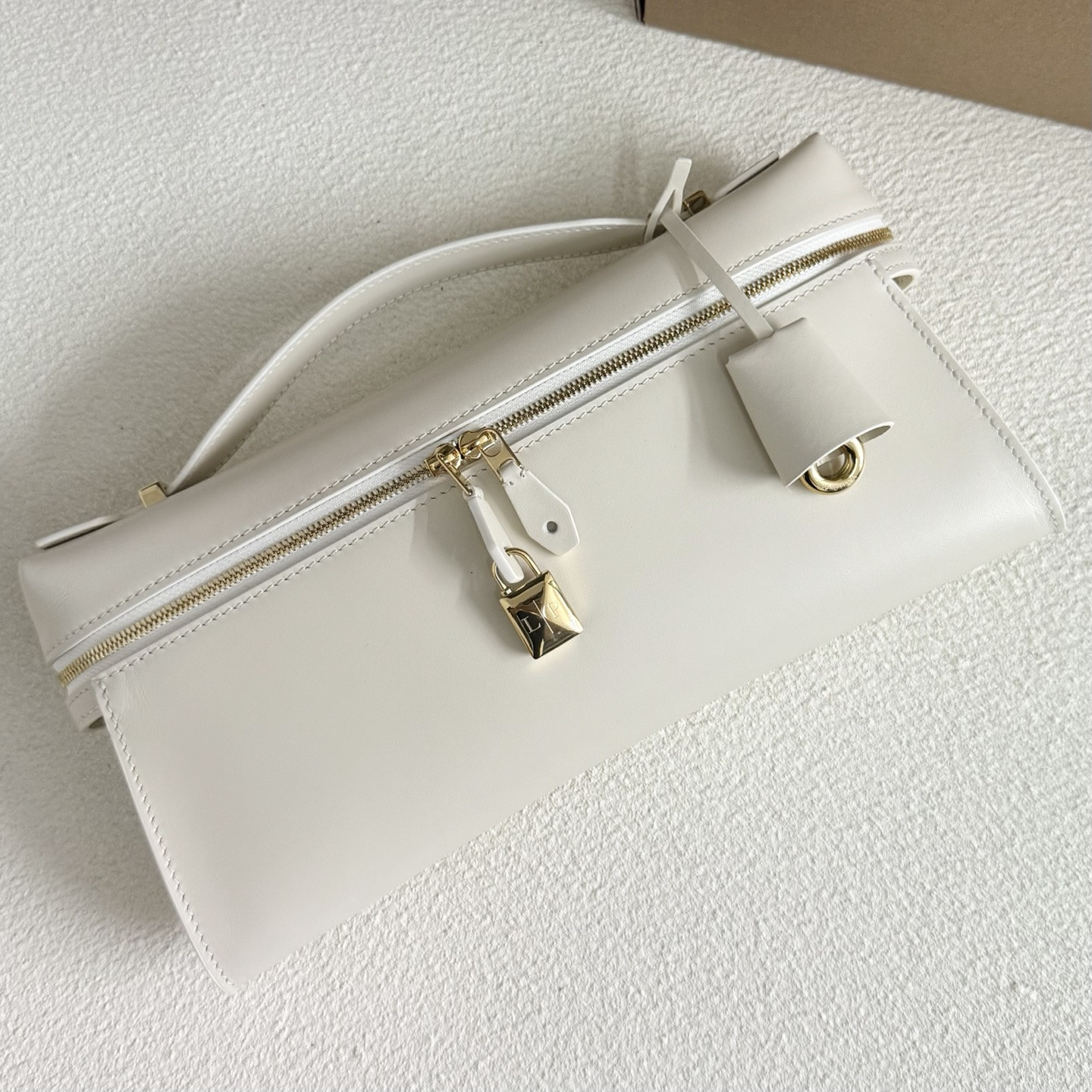 L0r0 P1ana Extra Clutch L29 29x14x3cm