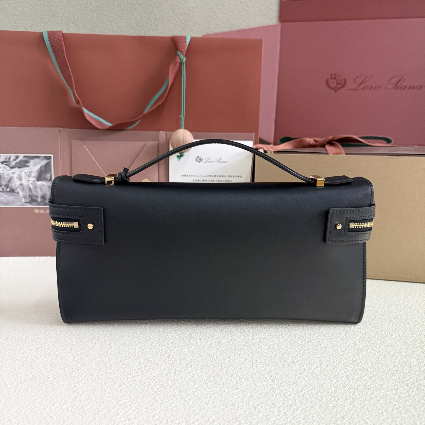 L0r0 P1ana Extra Clutch L29 29x14x3cm
