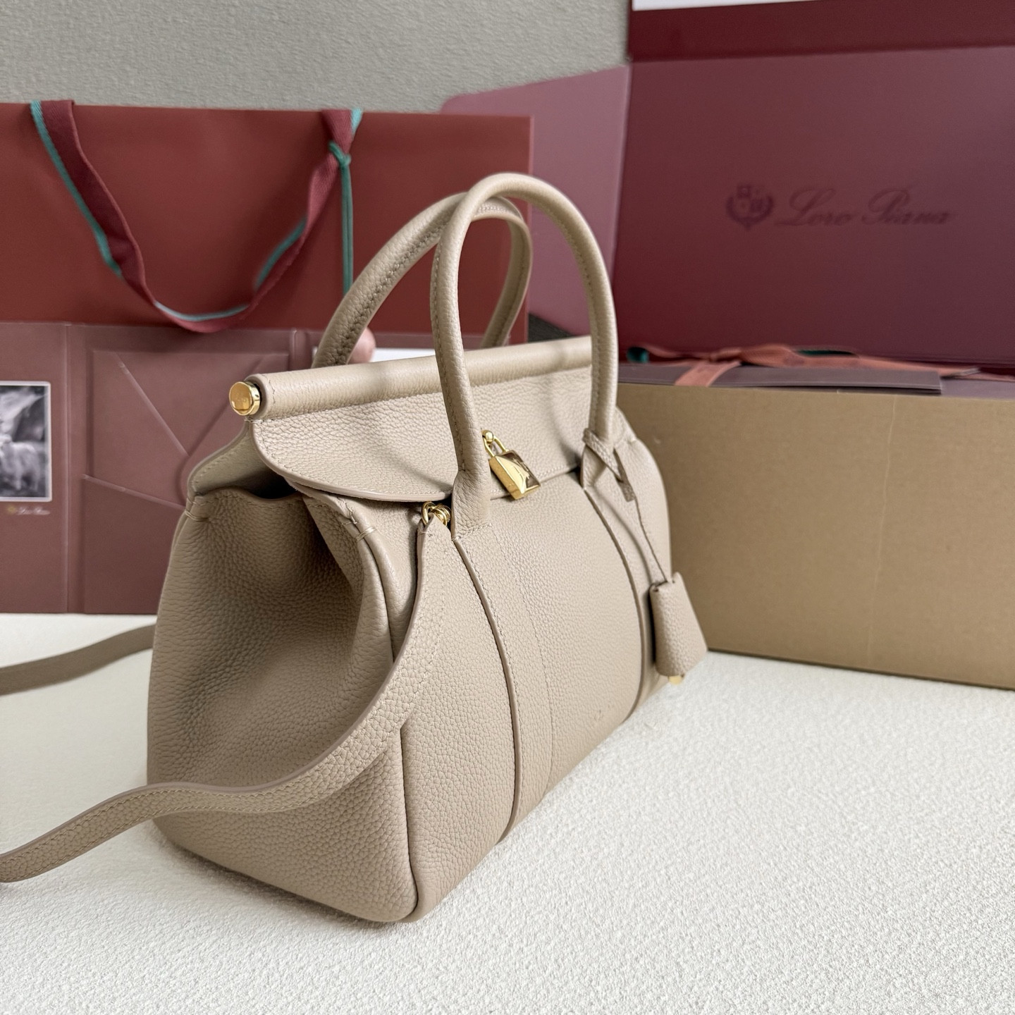L0r0 P1ana Loom L25 Calfskin 25x18x12.5cm