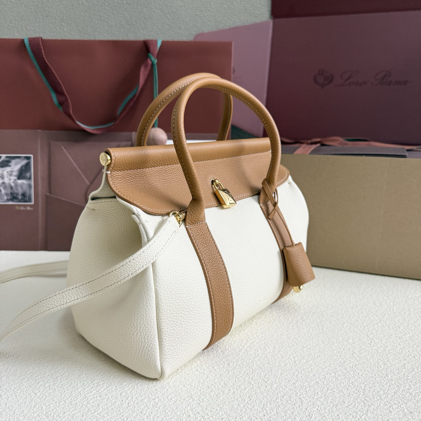 L0r0 P1ana Loom L25 Calfskin 25x18x12.5cm