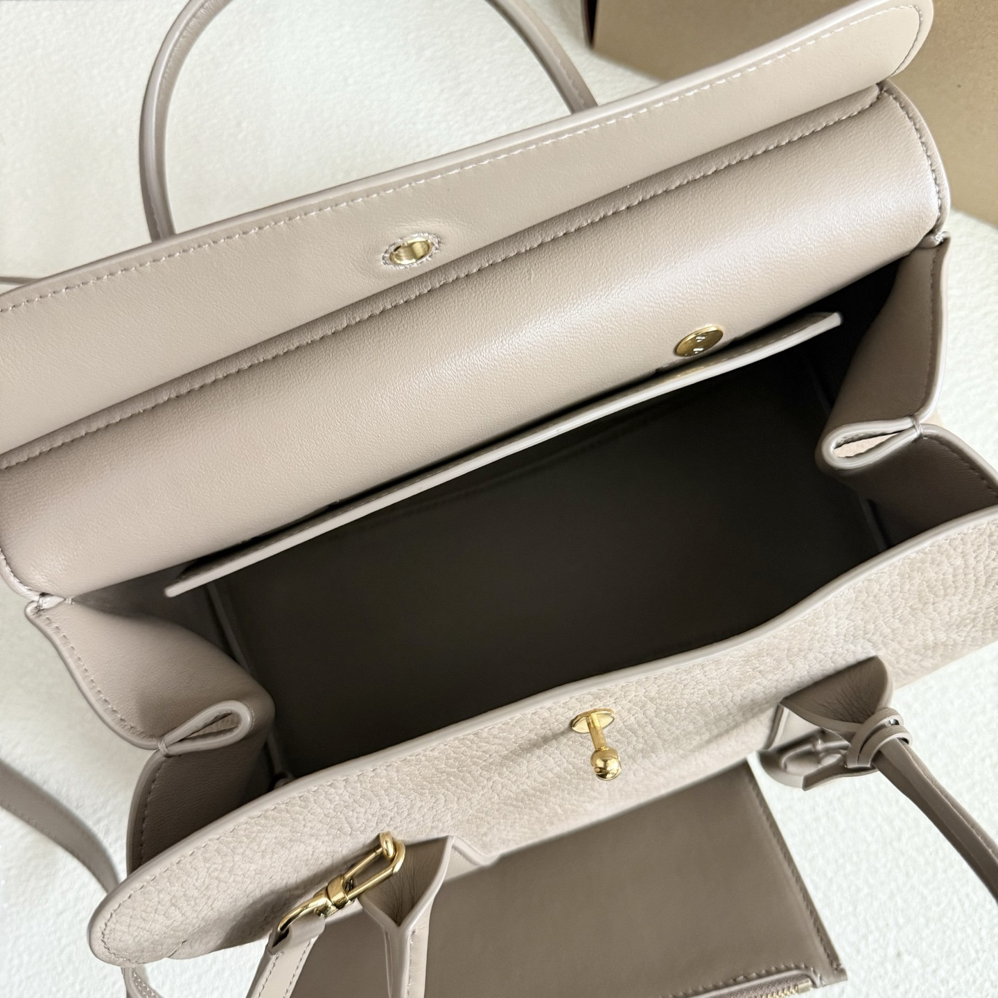 L0r0 P1ana Loom L25 Calfskin 25x18x12.5cm