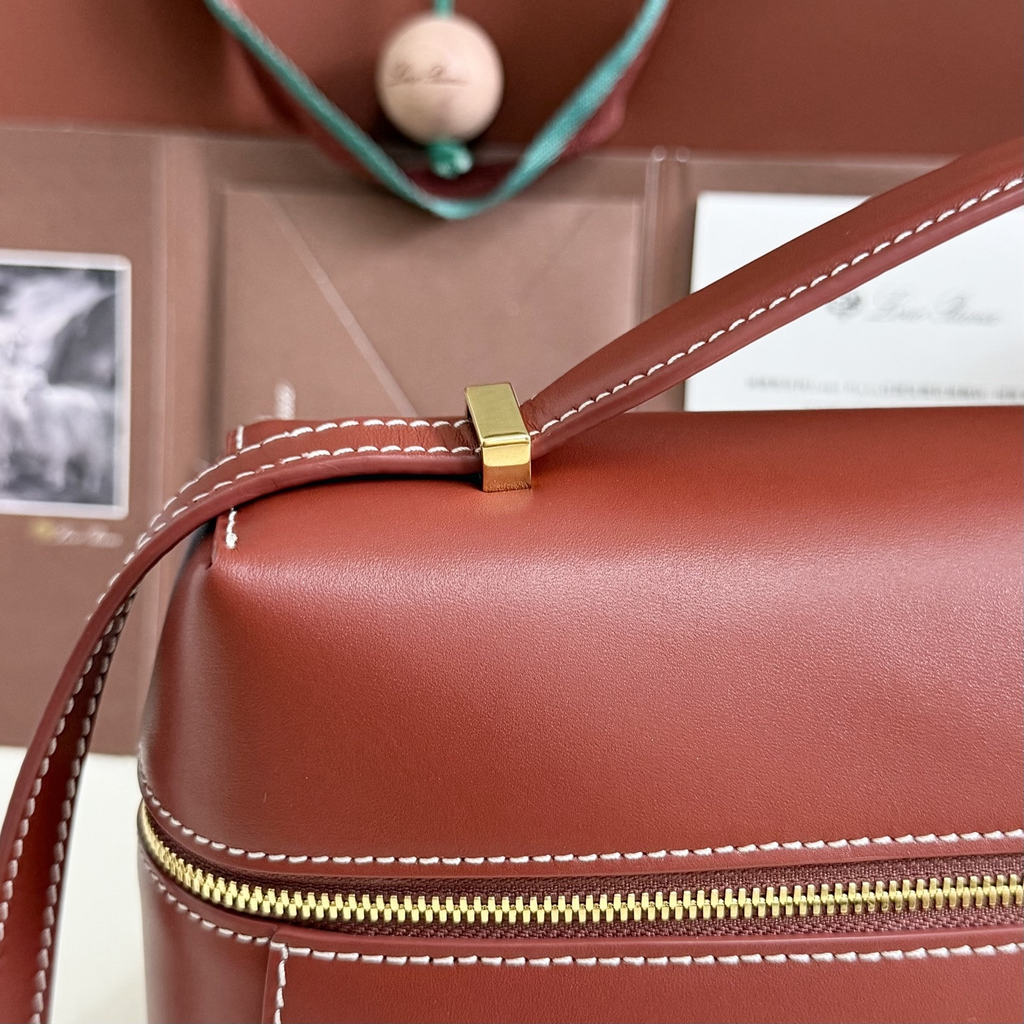 L0r0 P1ana Extra Pocket L27 Calfskin 16x27x10cm