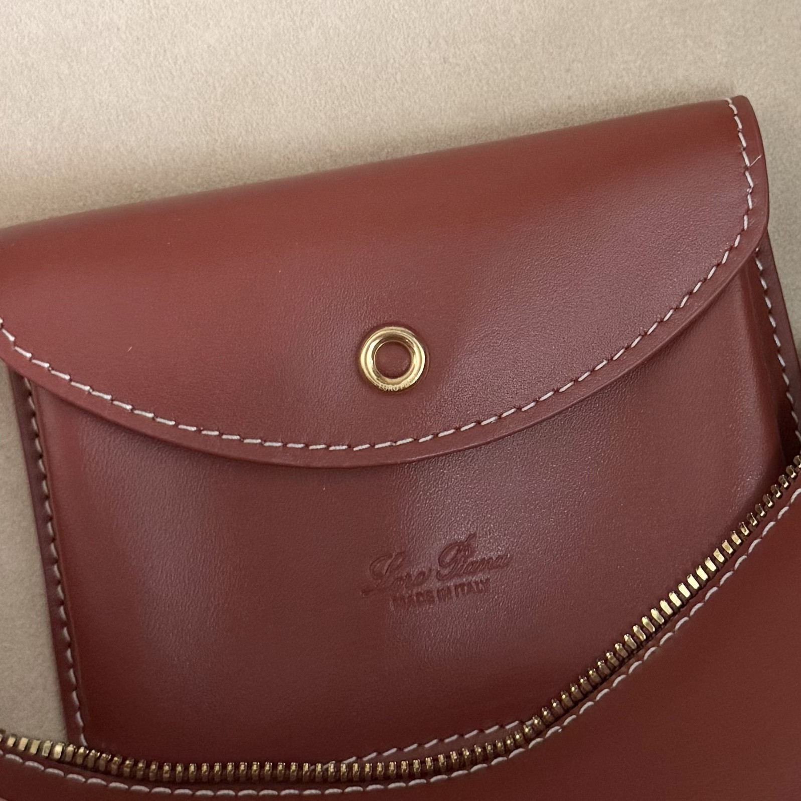 L0r0 P1ana Extra Pocket L27 Calfskin 16x27x10cm