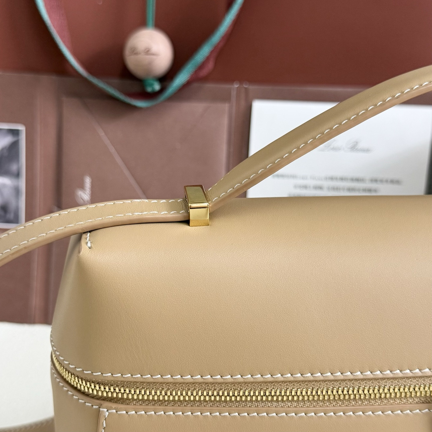 L0r0 P1ana Extra Pocket L27 Calfskin 16x27x10cm