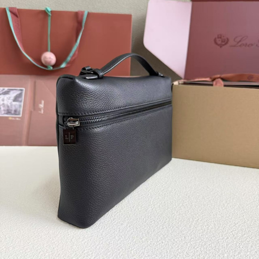 L0r0 P1ana Extra pouch L29 29x18x5cm