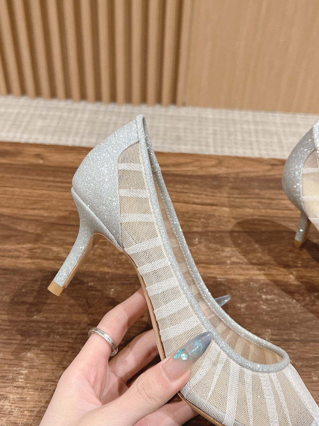 UA J1m*y Ch00 Pumps