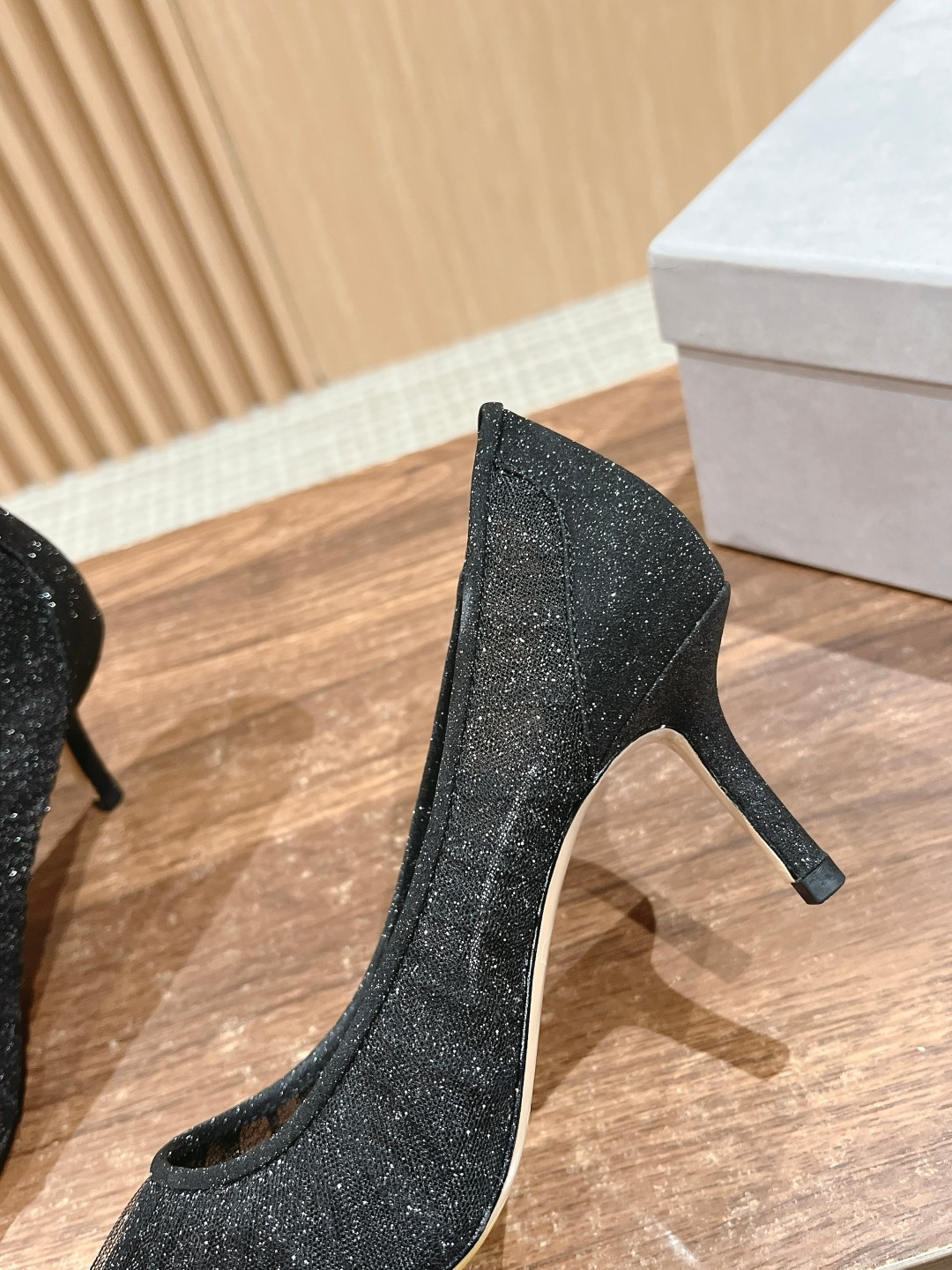 UA J1m*y Ch00 Pumps