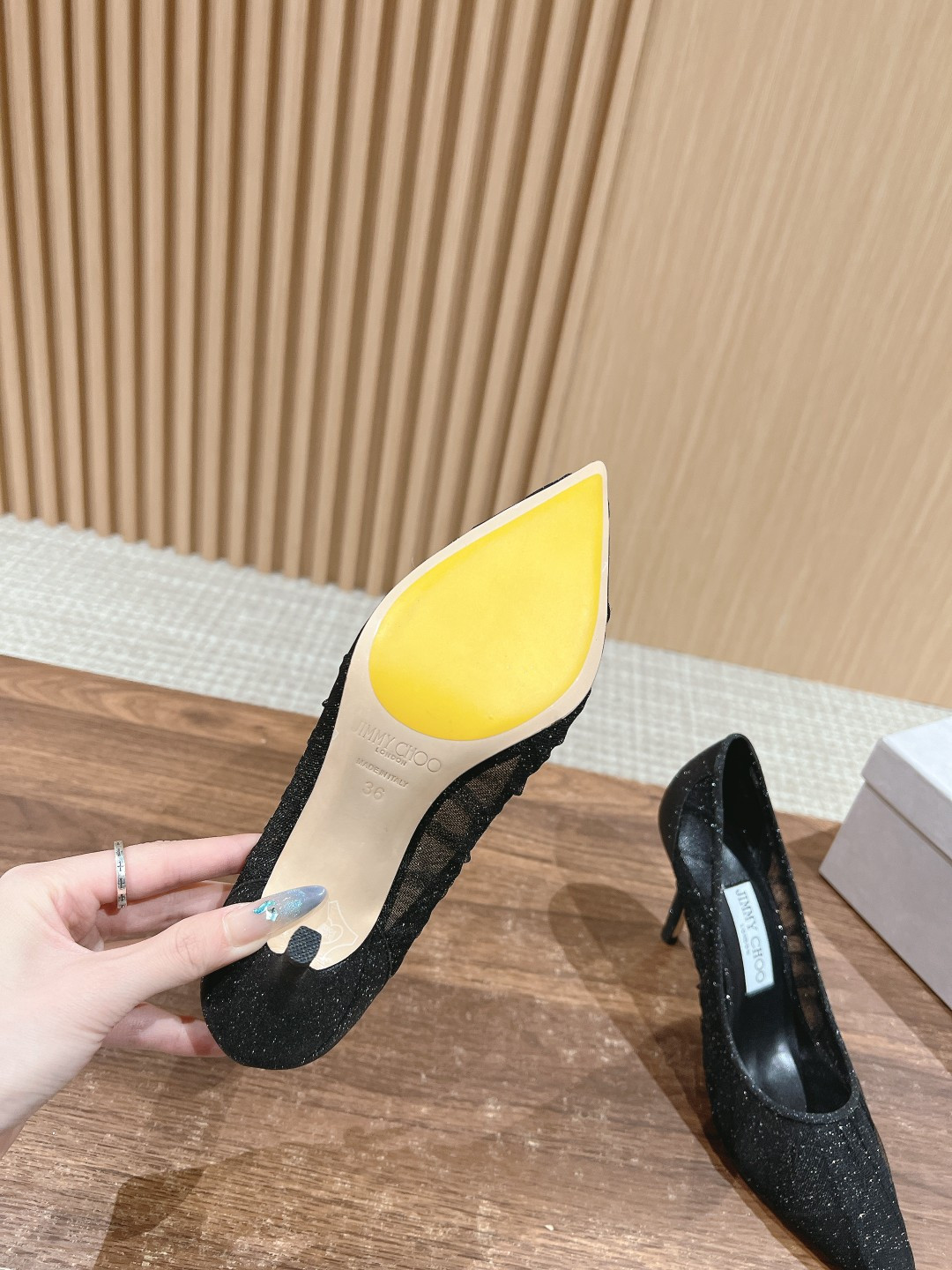 UA J1m*y Ch00 Pumps
