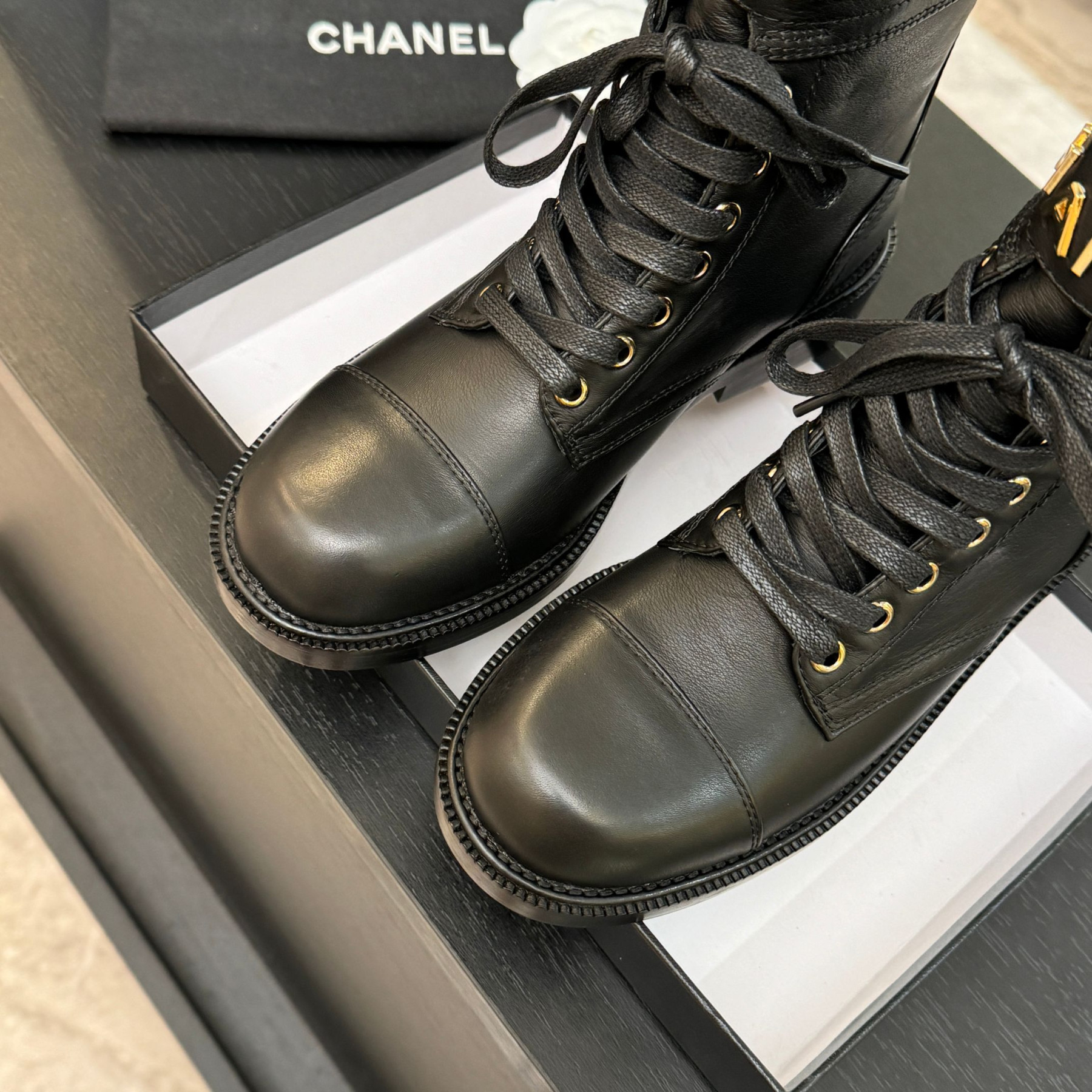 UA Ch**el Boot