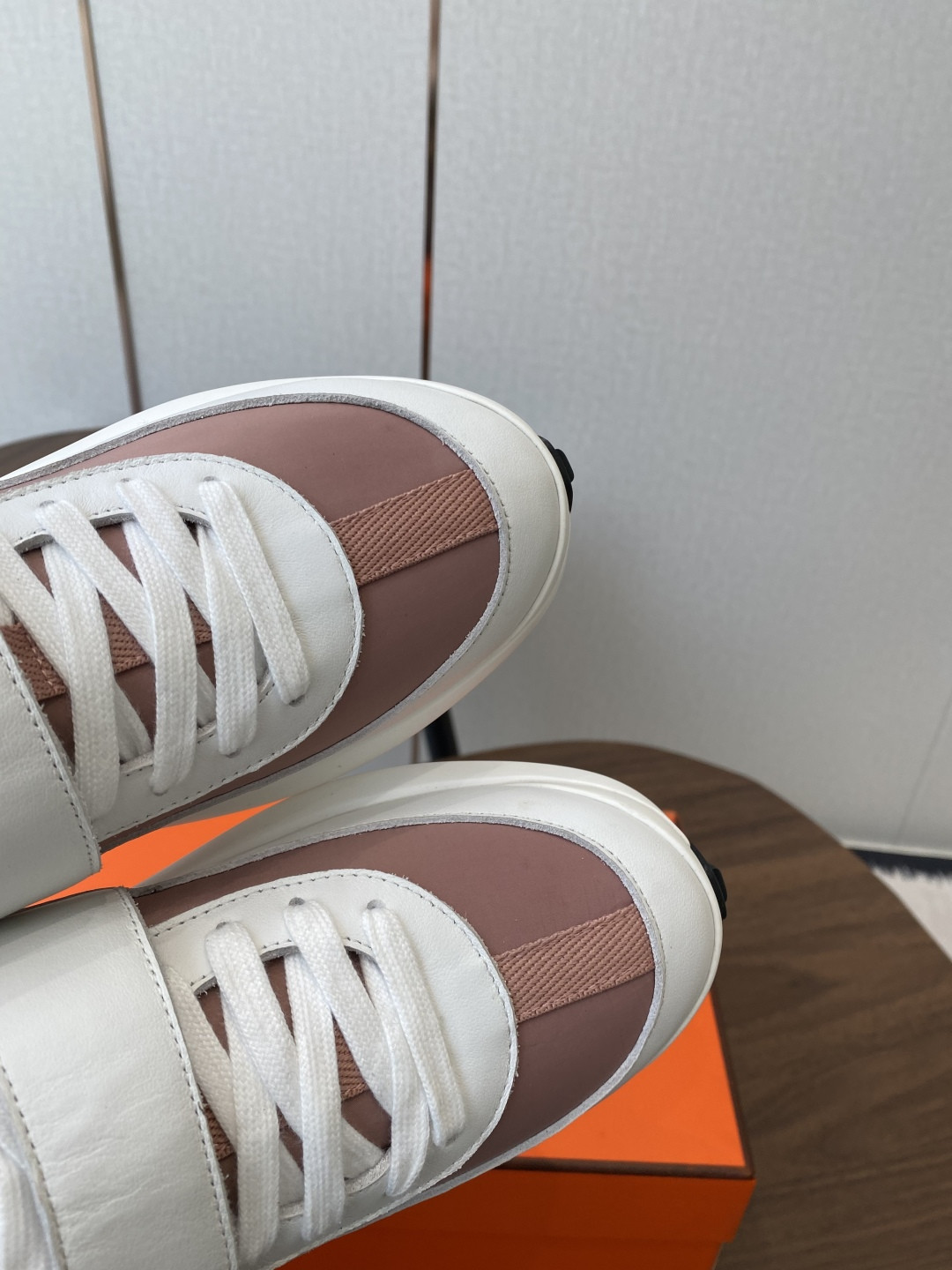 UA H**me5 Loop Sneaker