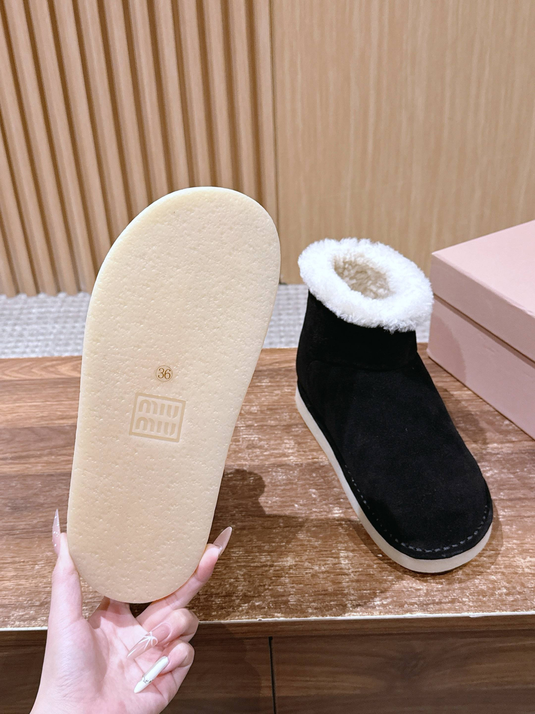 ua M1v M1v suede and shearling booties