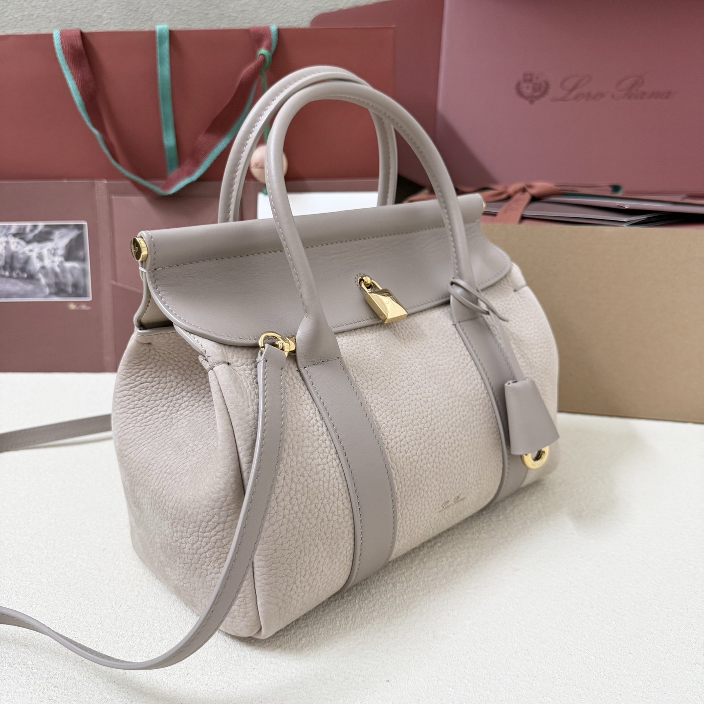 L0r0 P1ana Loom L25 Calfskin 25x18x12.5cm