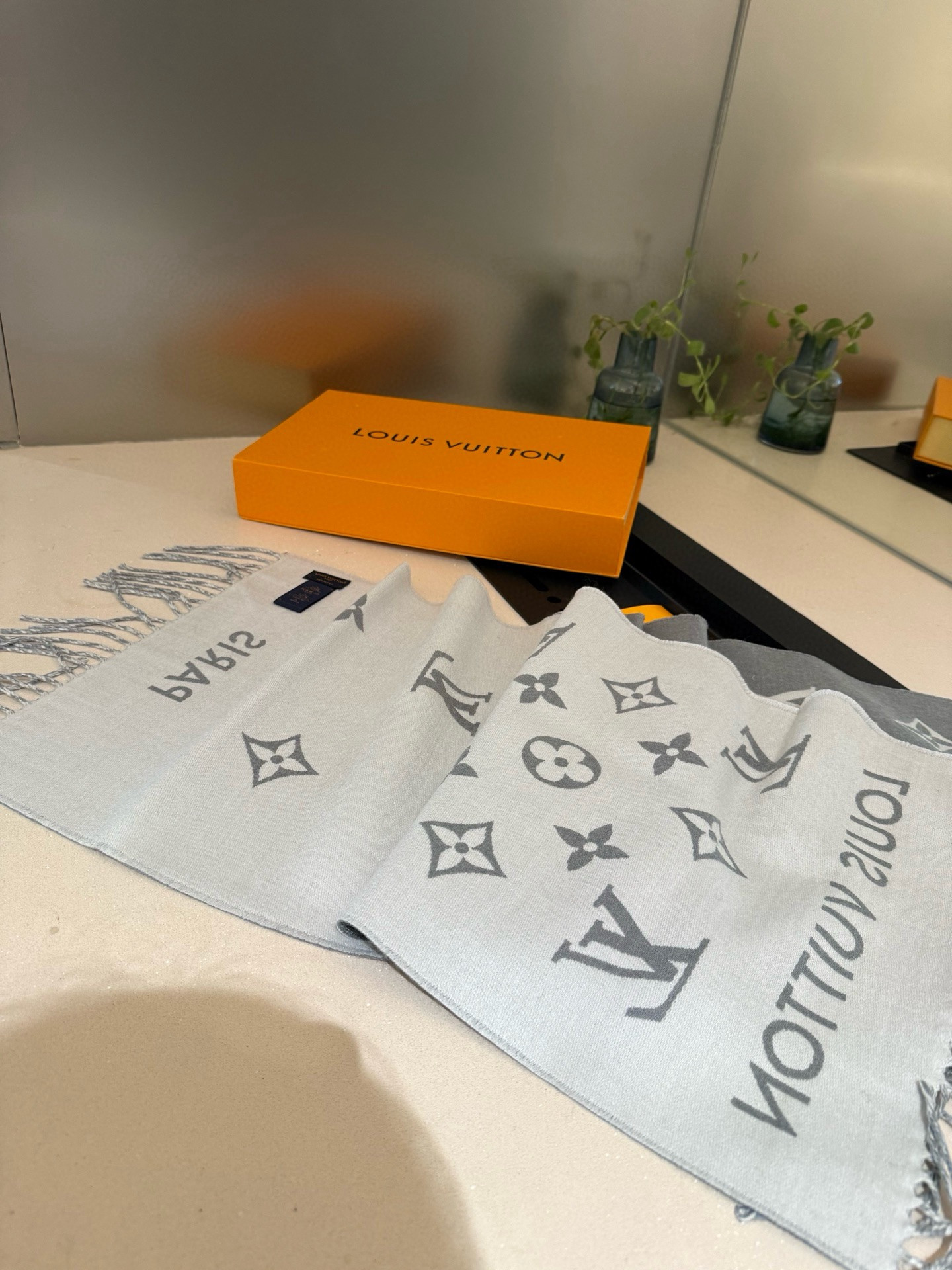 l0vis Vvtt0n monogram scarf 35x185cm