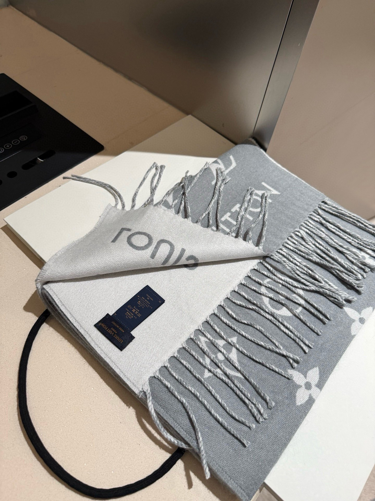 l0vis Vvtt0n monogram scarf 35x185cm