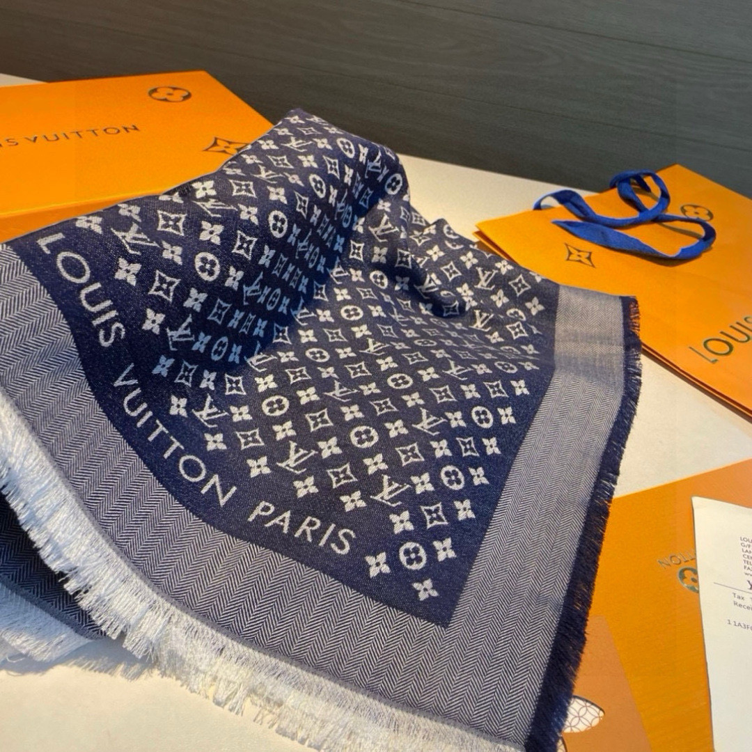 l0vis Vvtt0n monogram scarf 120x120cm 70% wool 30% silk