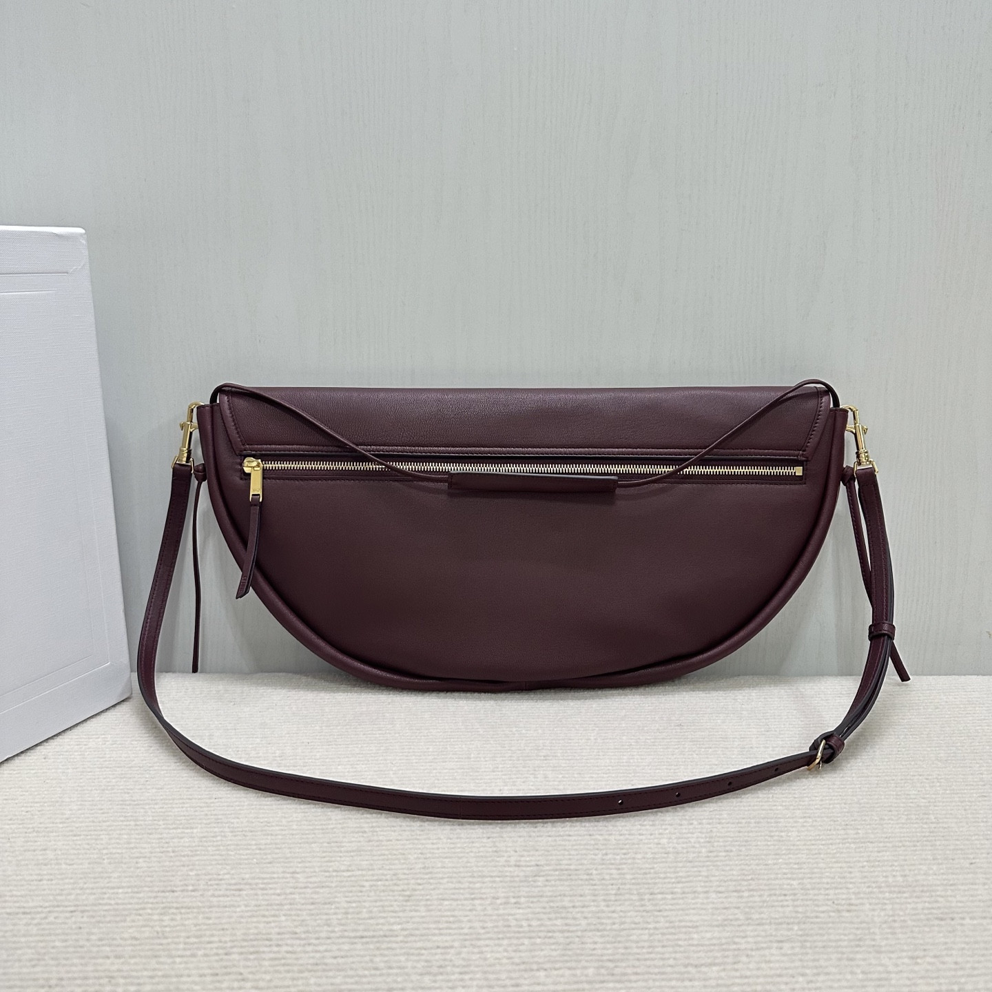 Ce1i*e HALFMOON SOFT TRIOMPHE BAG IN S*pPLE SHINY LAMBSKIN 46x19x10cm