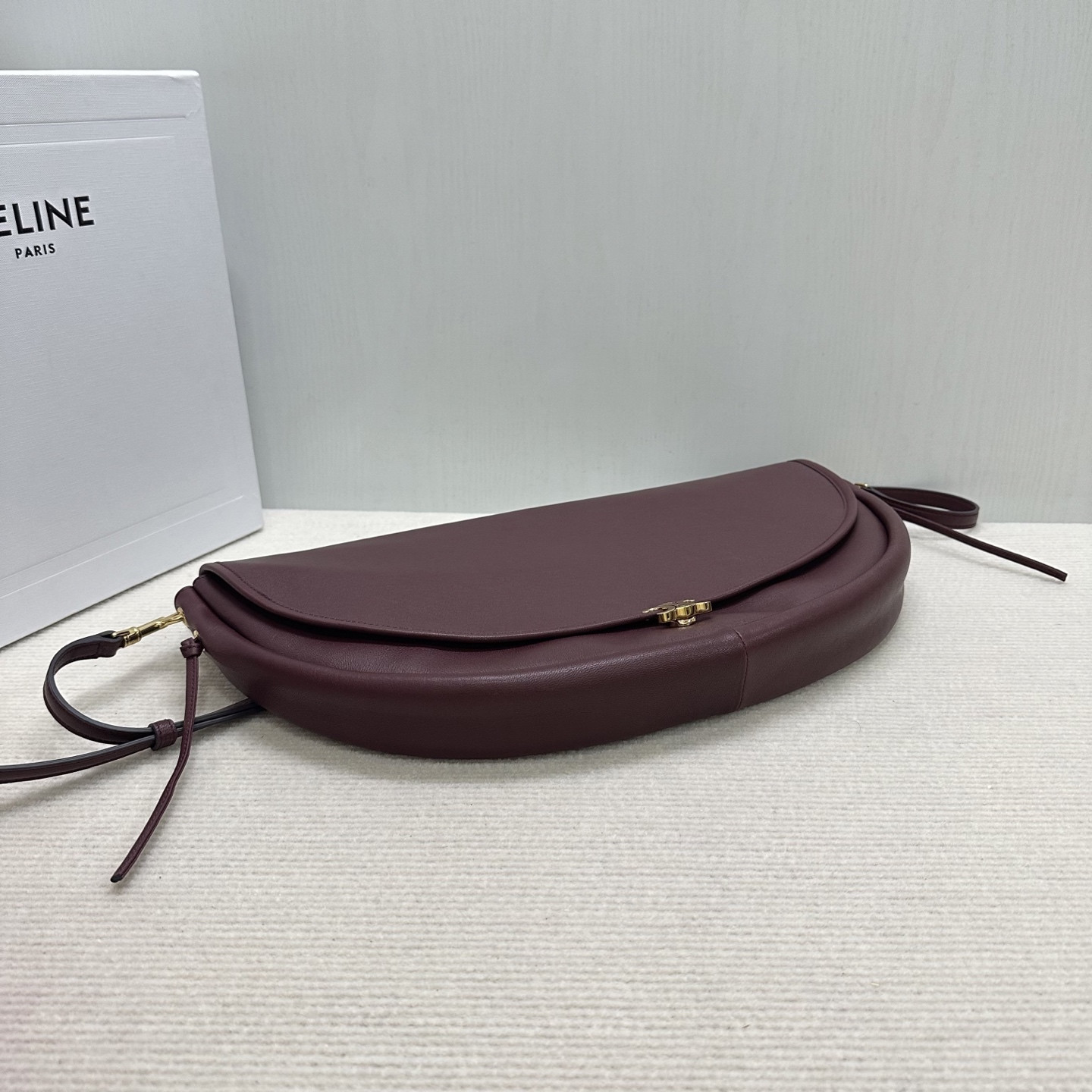 Ce1i*e HALFMOON SOFT TRIOMPHE BAG IN S*pPLE SHINY LAMBSKIN 46x19x10cm