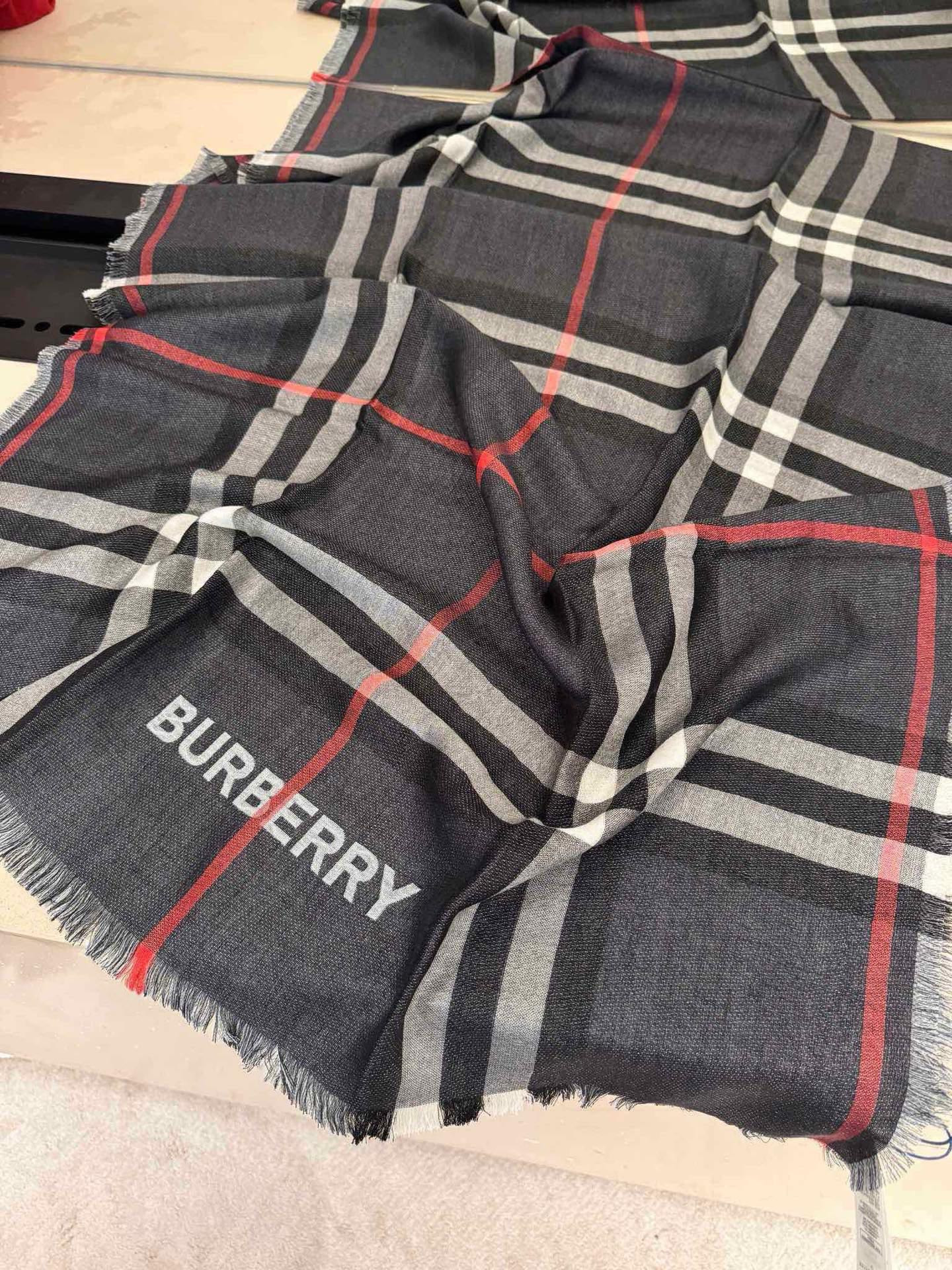Bv*b*rry scarf 70x220cm