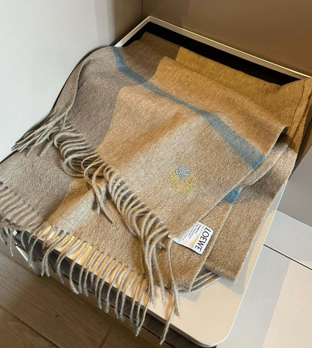 L0ew* scarf 35x180cm