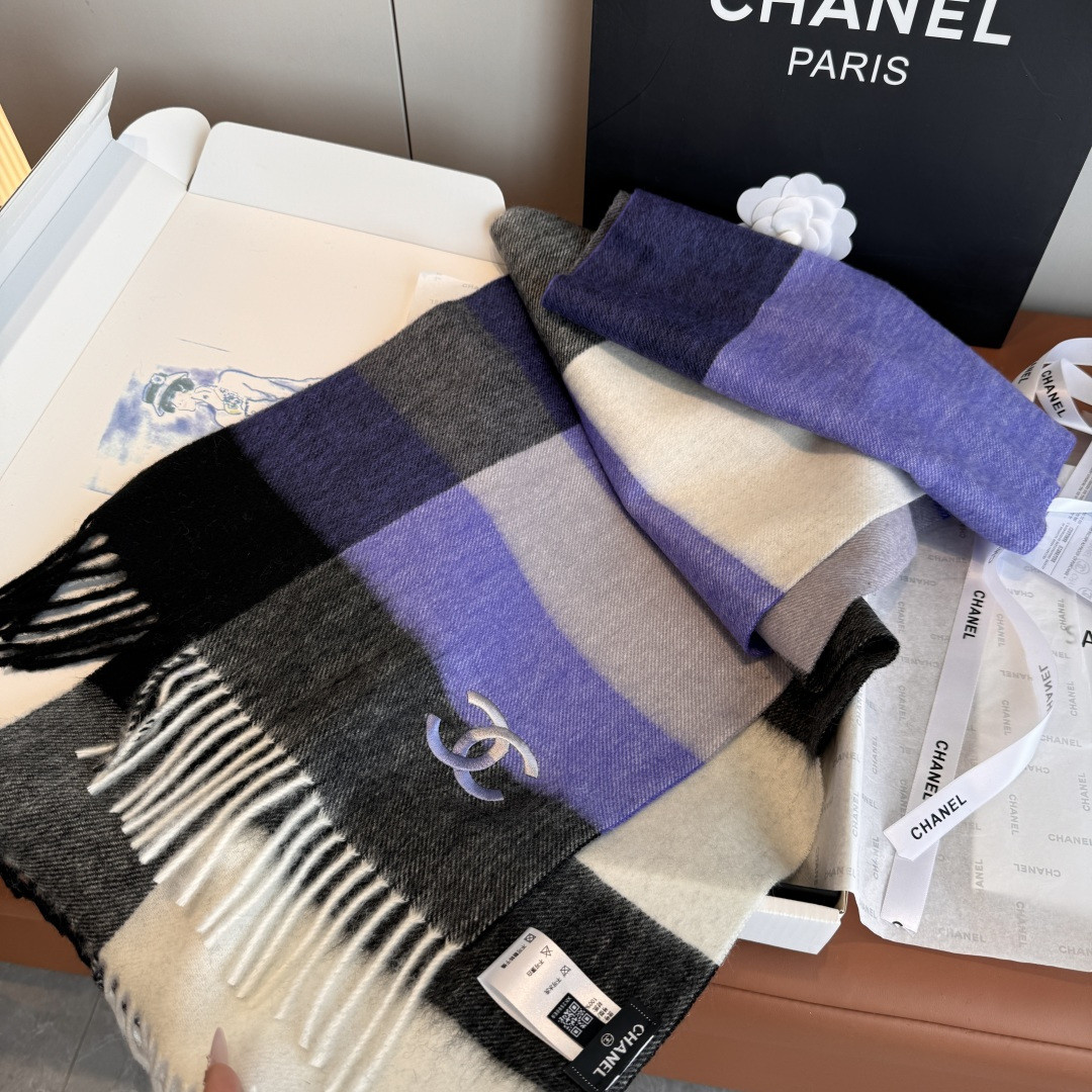 Ch**el scarf 30x200cm 100% lamb