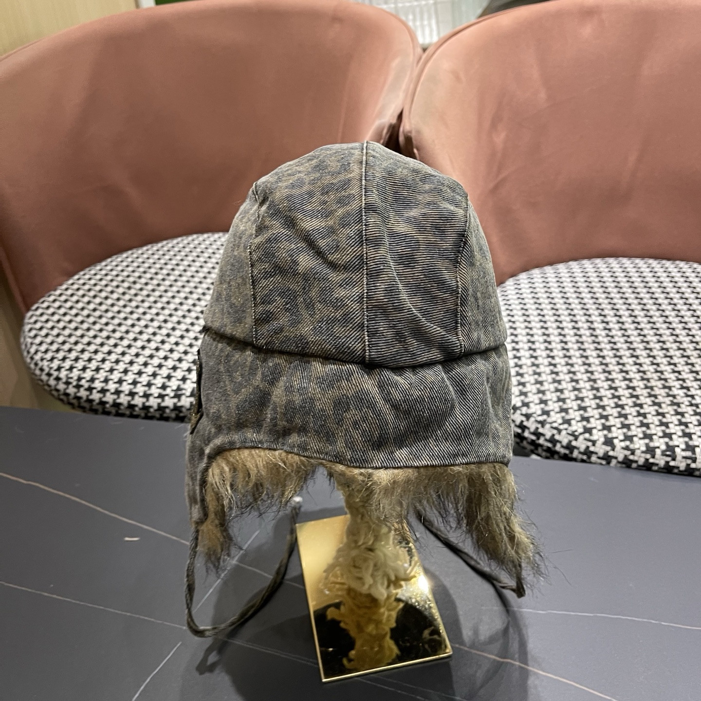 l0vis Vvtt0n trapper hat