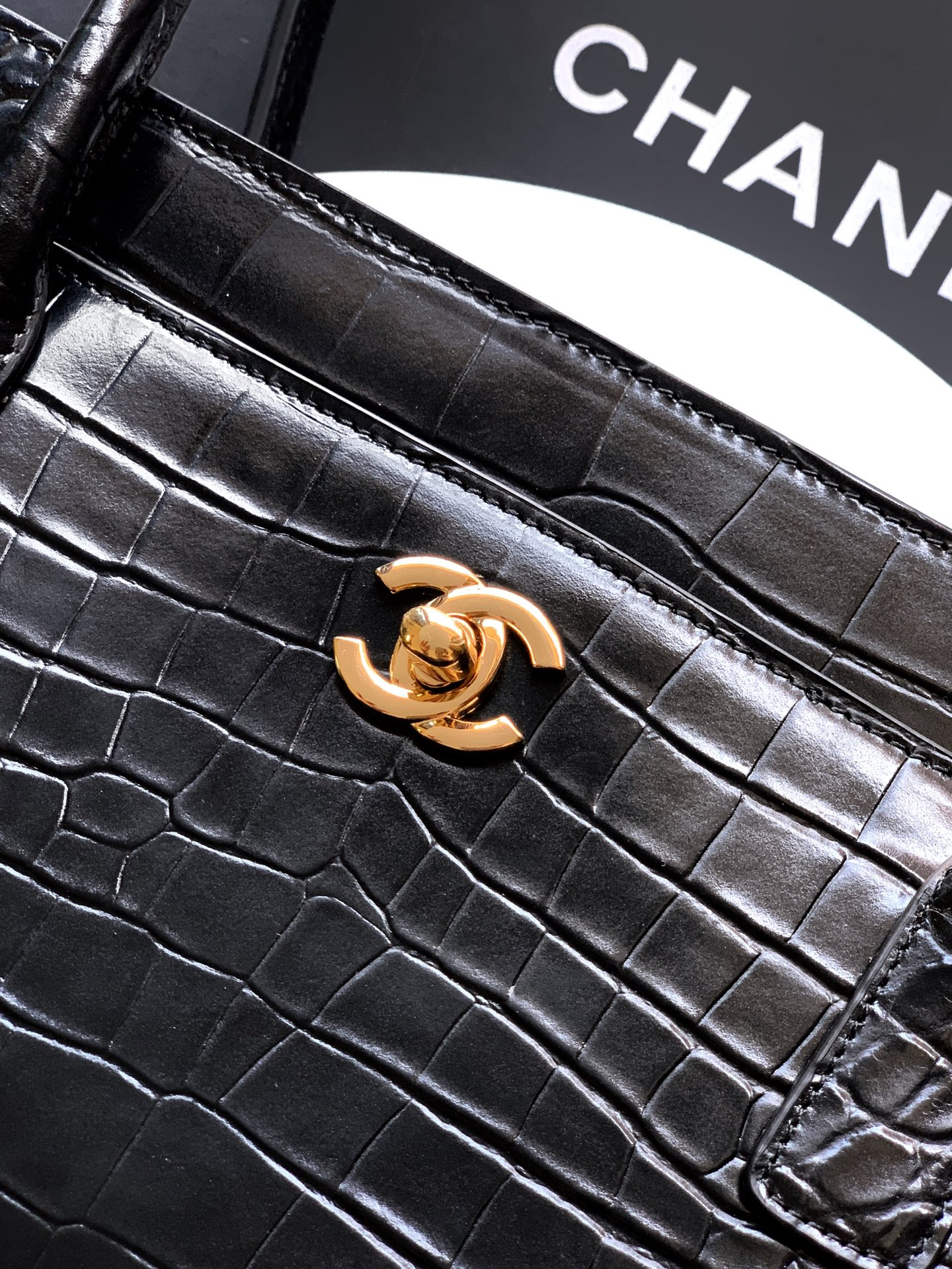 Ch**el Tote Crocodile-embossed Bag 35x21x12cm